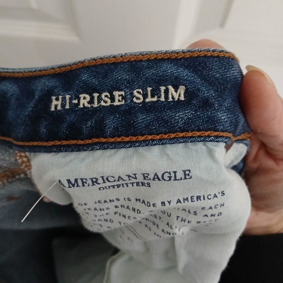 American Eagle Hi-Rise Slim Size 2 Distressed Jeans - Picture 5 of 6